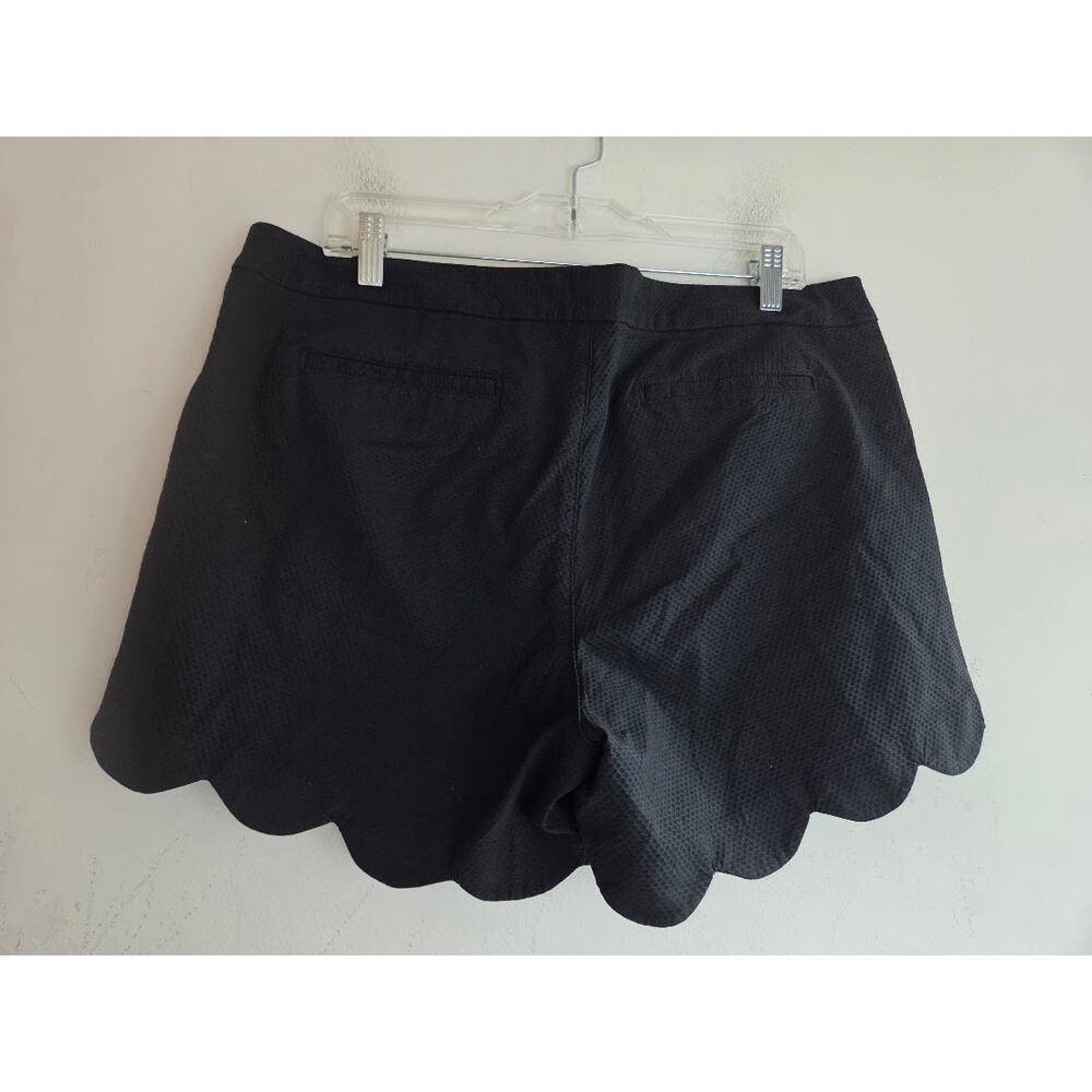 NWT Lilly Pulitzer Black Buttercup Wave Jacquard 100% Cotton Shorts size 16 - Picture 4 of 10